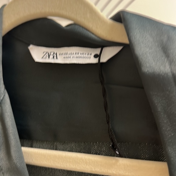 Zara button up - Picture 2 of 2